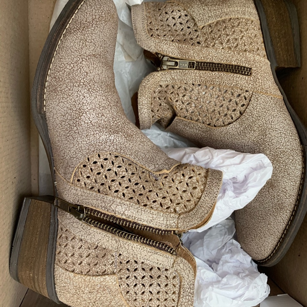 Bovina Booties